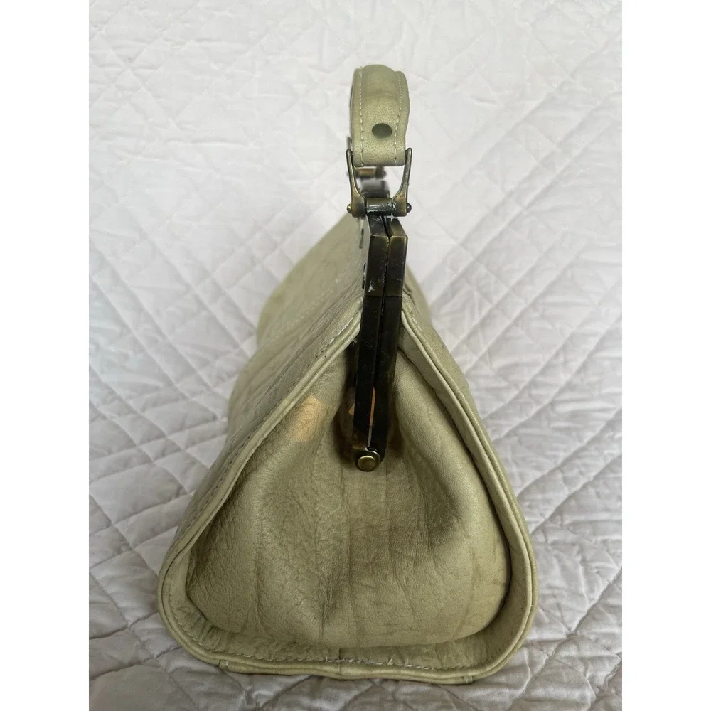 Vintage 1970 Christin Genuine Leather‎ Kiss Lock Doctor Bag Cream Top Handle
